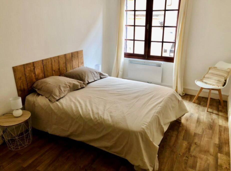 Appartement Au Coeur Du Centre Historique Bergerac Exteriör bild