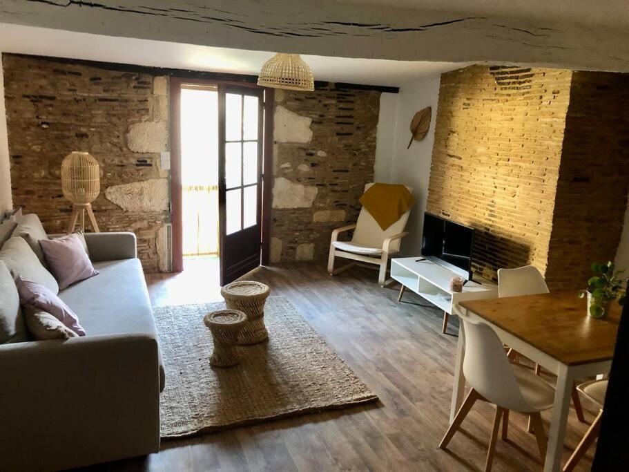 Appartement Au Coeur Du Centre Historique Bergerac Exteriör bild